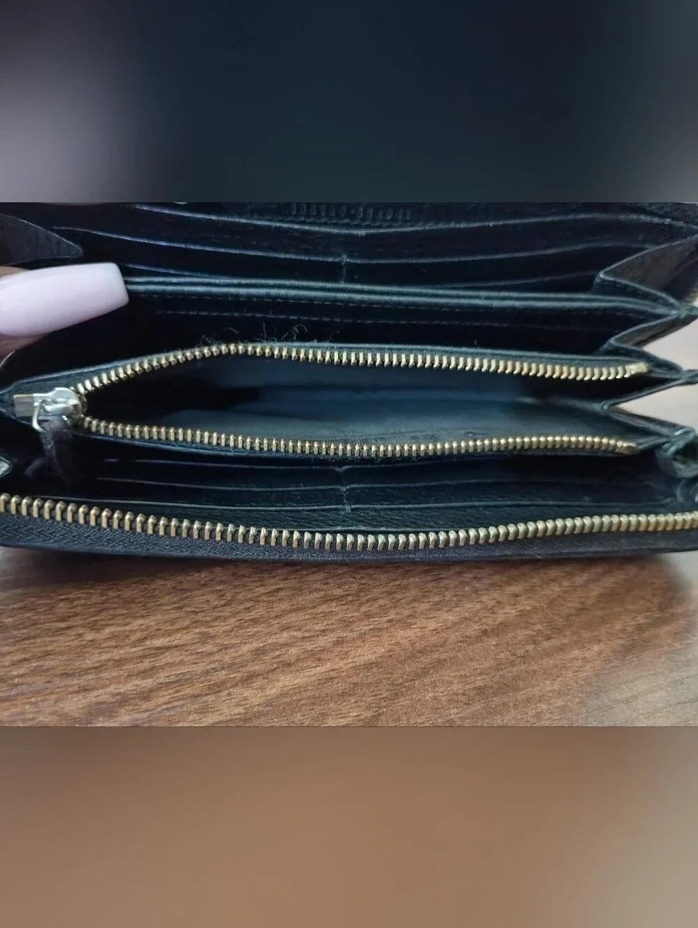 Gucci Soho Black Pebbled Leather Zip Around Wallet Tassel (As-Is)